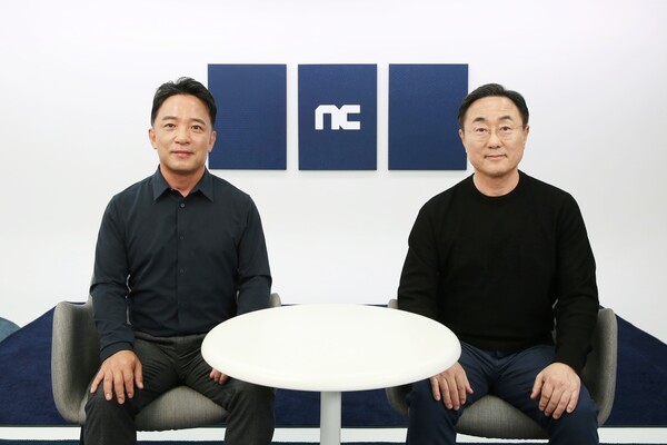 (왼쪽부터)김택진 대표, 박병무 대표(사진=엔씨소프트) ©팝콘뉴스